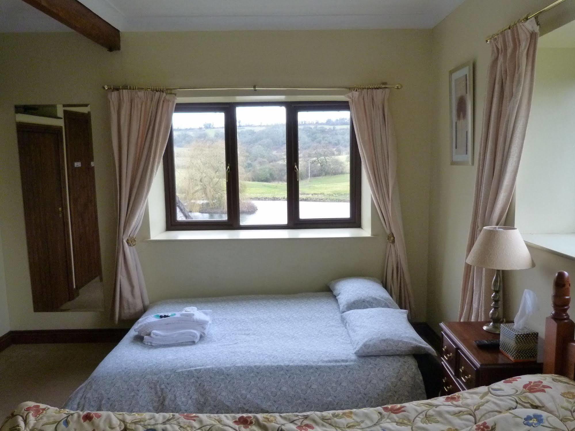 Cameley Lodge - Self Catering Temple Cloud Екстериор снимка